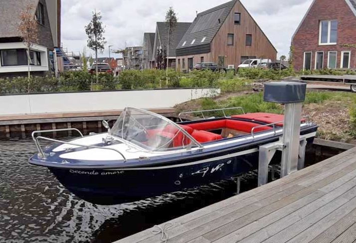 Ontdek de Voordelen van een Bootlift voor Uw Boot – foto 1